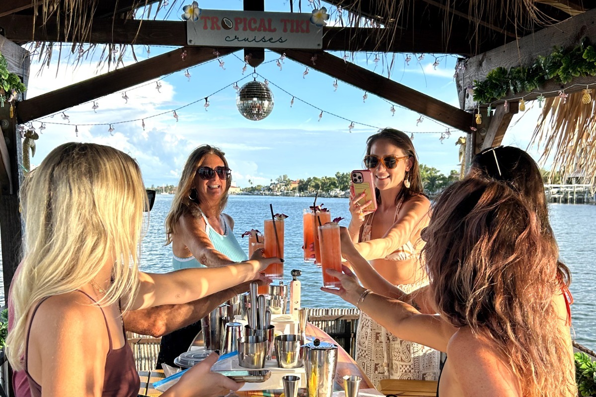 Sunset & Sip: Cocktail-Making Experience on The Tropical Tiki ๐ด๐