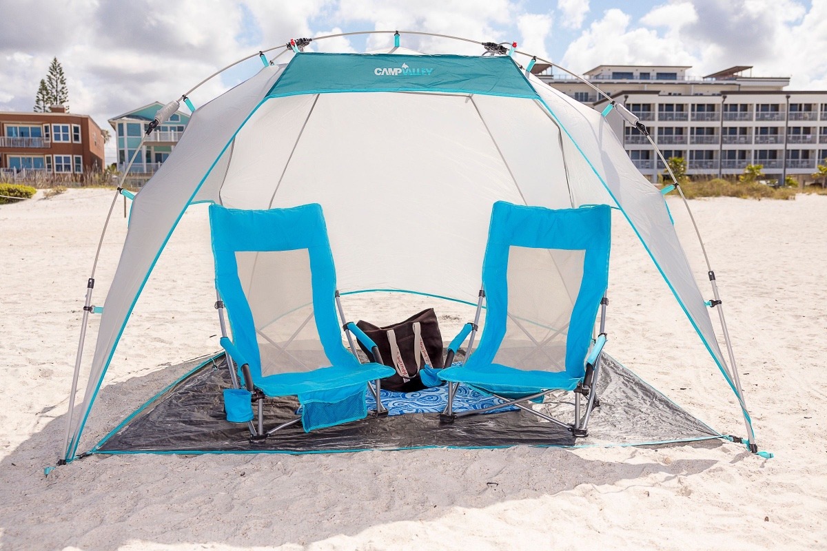 2 Beach Chairs + Pop-Up Tent