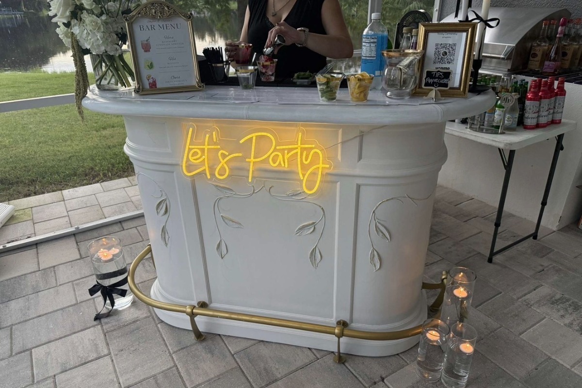 Luxury Bar (Bar Only)