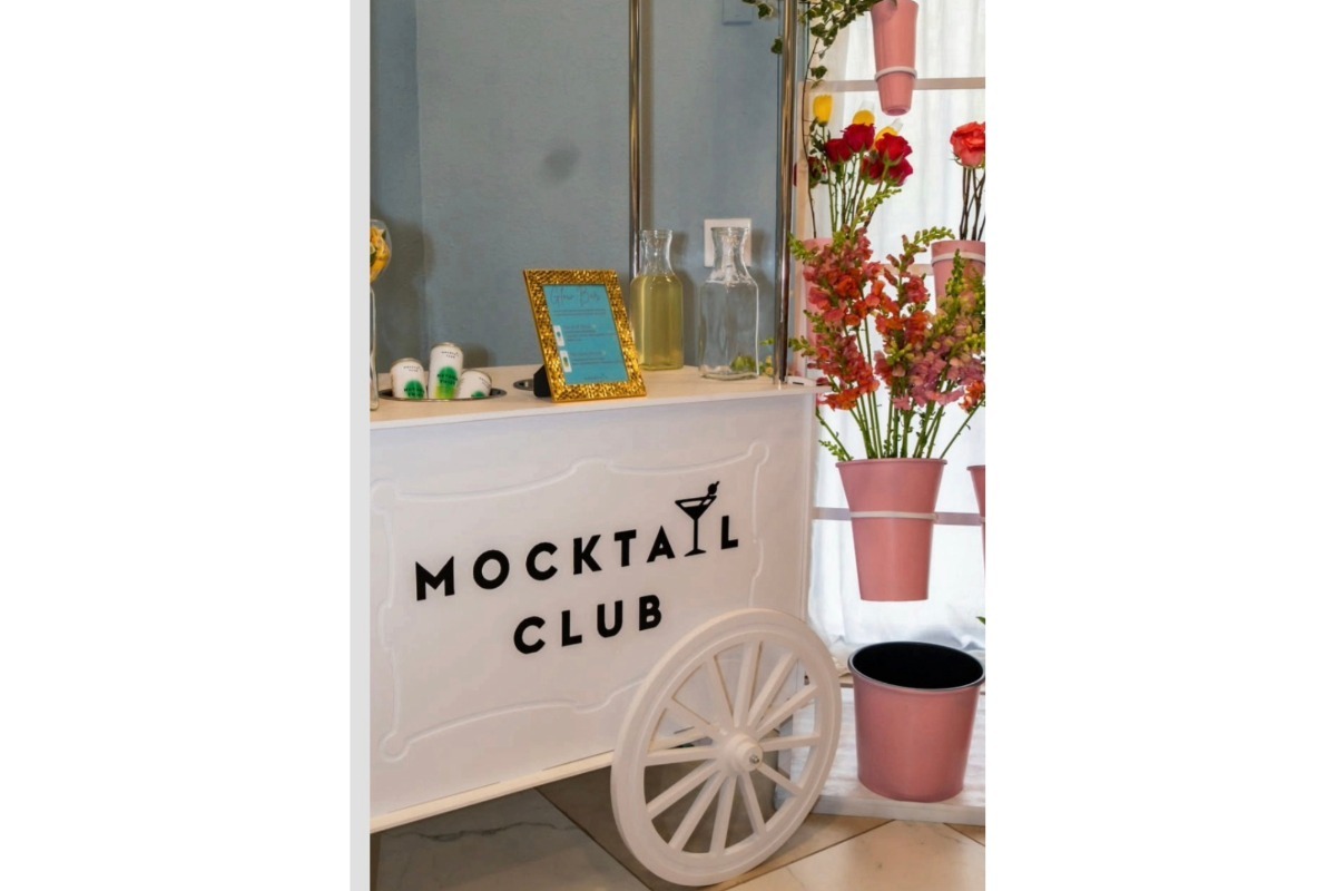 Customizable Bubbly bar cart rental