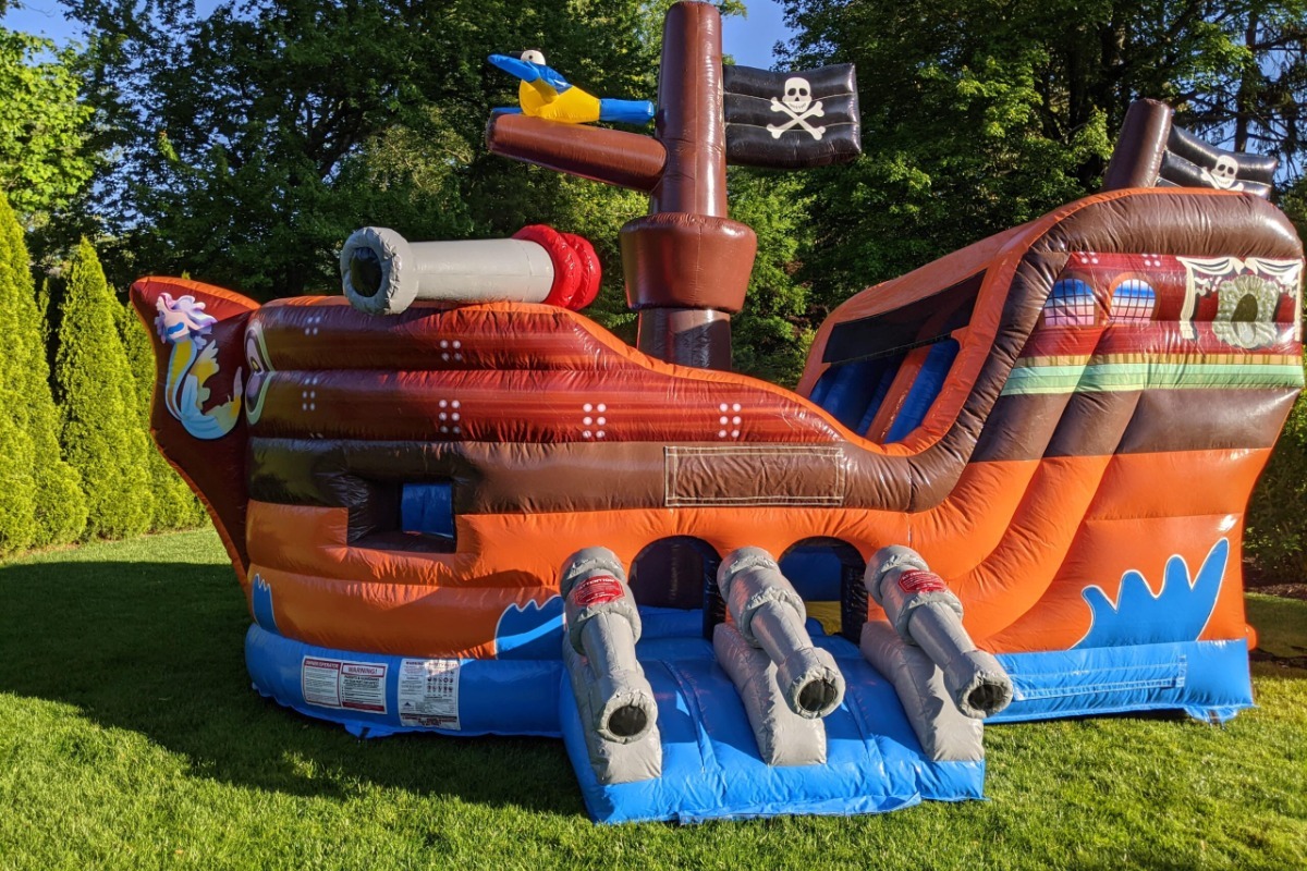 Deluxe Pirate Ship
