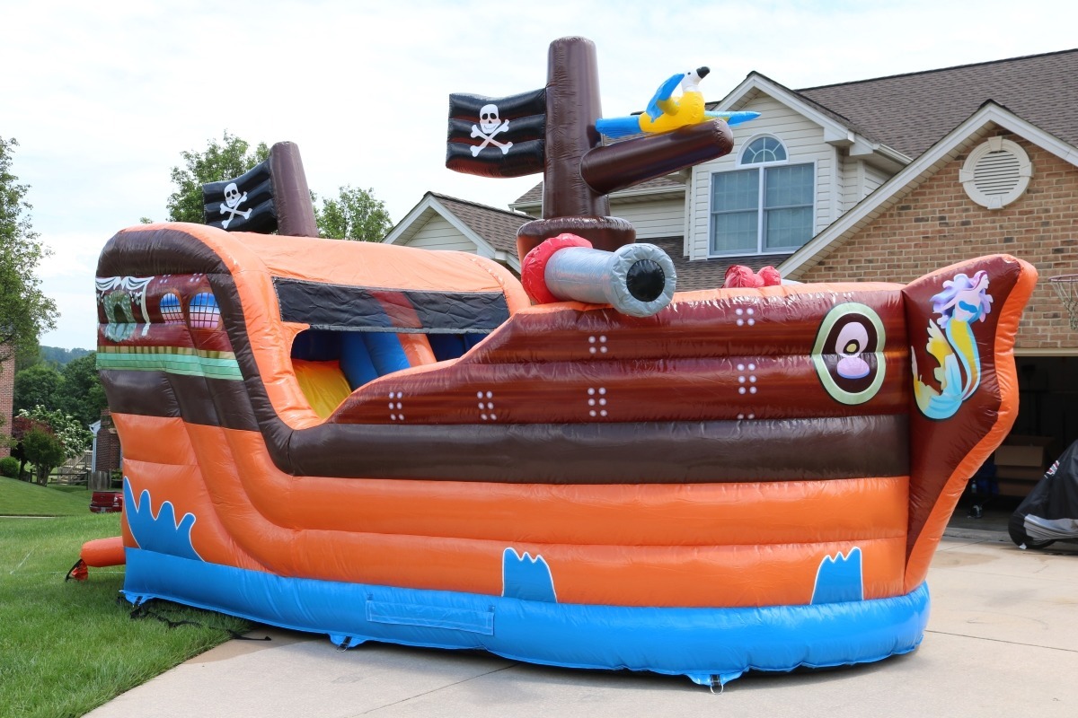 Deluxe Pirate Ship