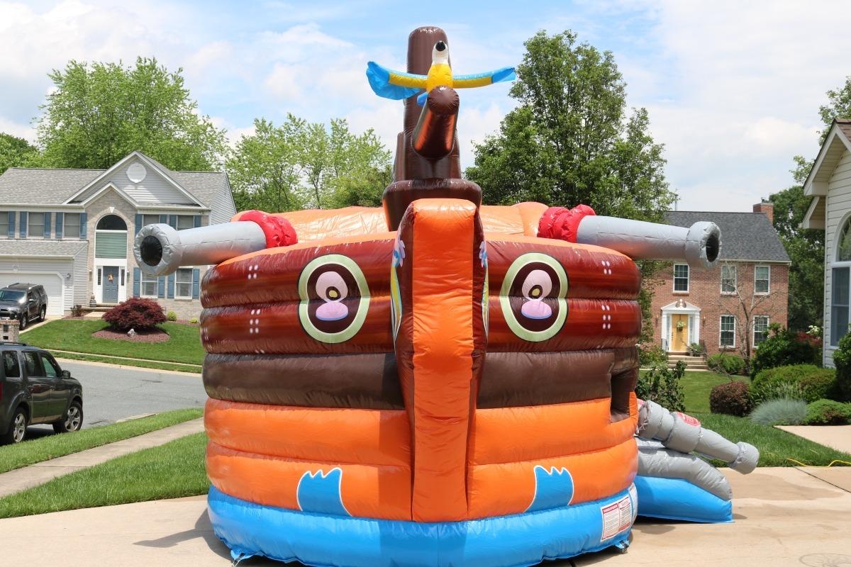 Deluxe Pirate Ship