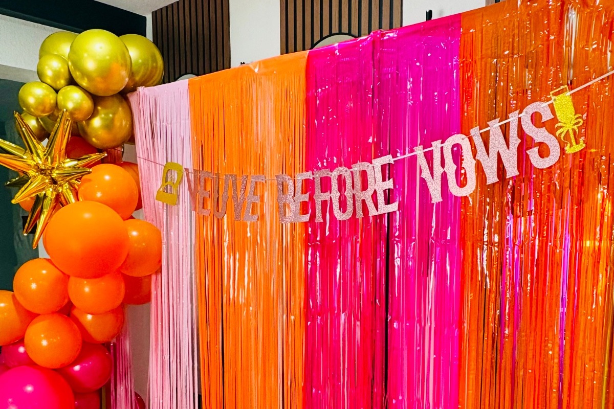 Balloon arch + backdrop