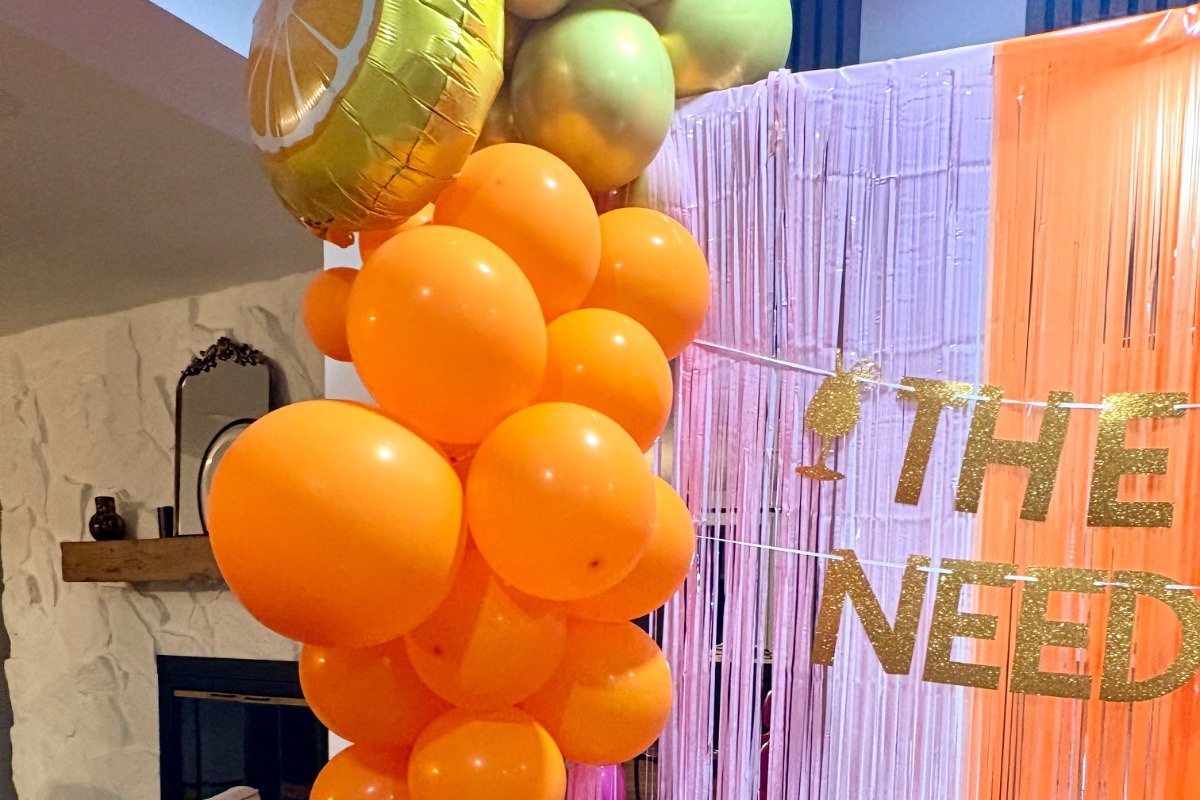 Balloon arch + backdrop