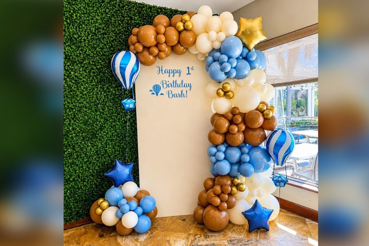 Single Backdrop Package with Medium Balloon Garland & Custom Print